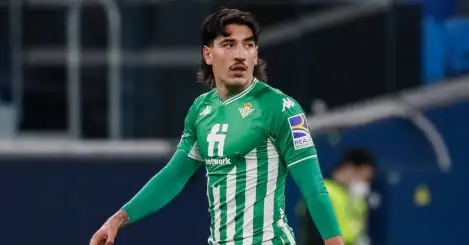 Arsenal asking price for Hector Bellerin leaves journalist ‘stunned’ as Real Betis close in