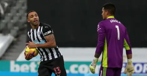 10-man Fulham frustrate Newcastle after penalty, red card drama