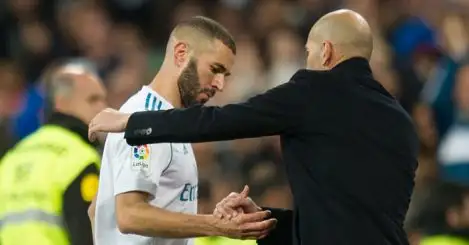 Zidane calls on Real Madrid fans to back misfiring ace